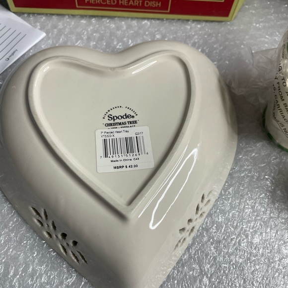 Spode Christmas Tree Pierced Heart Dish & Pair of Votive Candle Holders - Picture 9 of 10